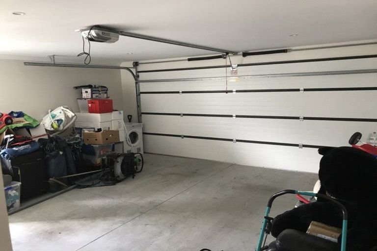 Photo of property in 35 Riverglade Parkway, Te Atatu South, Auckland, 0610