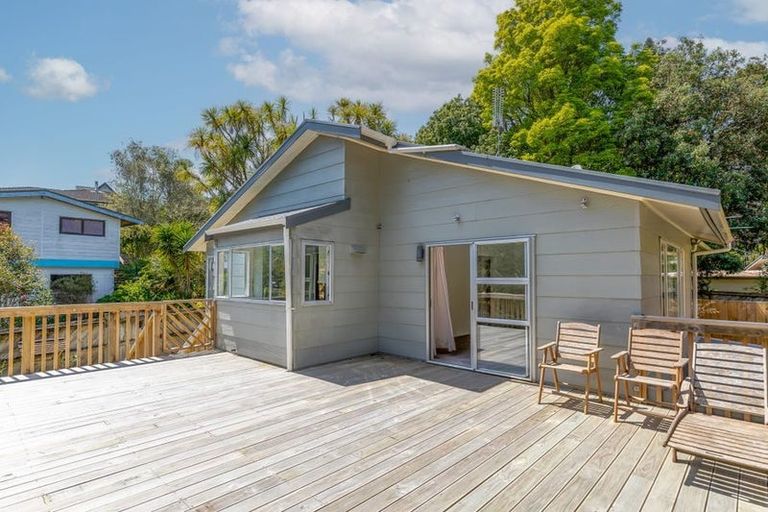 Photo of property in 103 Wirihana Road, Titirangi, Auckland, 0604