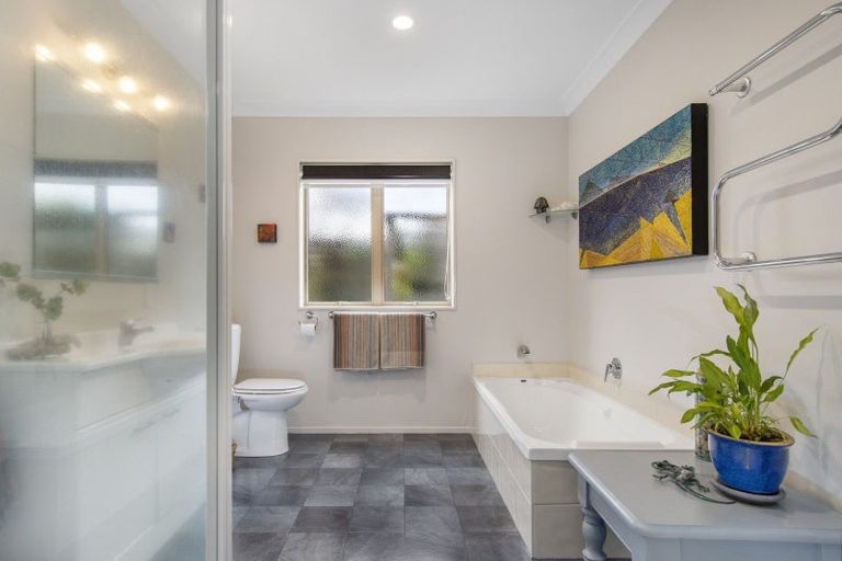 Photo of property in 3 Myrtle Drive, Omokoroa, 3114