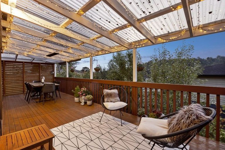 Photo of property in 22 Redfern Lane, Glenfield, Auckland, 0629