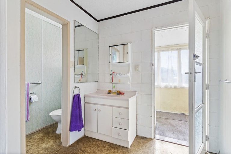 Photo of property in 112 Philomel Road, Whangamata, 3620