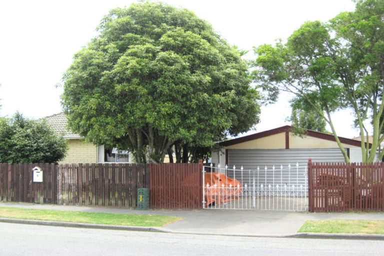 Photo of property in 2 Pateke Place, Bromley, Christchurch, 8062