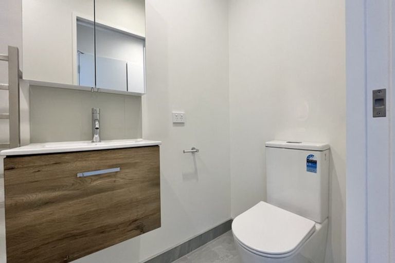 Photo of property in 3/25 Jabuka Street, Glen Eden, 0602