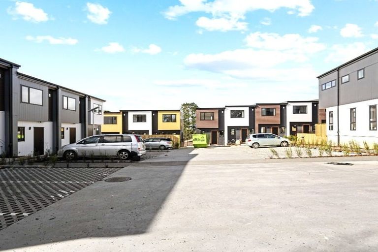 Photo of property in 22/241 Don Buck Road, Massey, Auckland, 0614