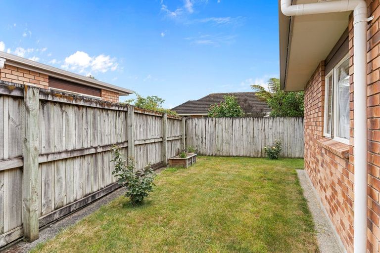 Photo of property in Rangeview Villas, 11/9 Fuller Close, Levin, 5510