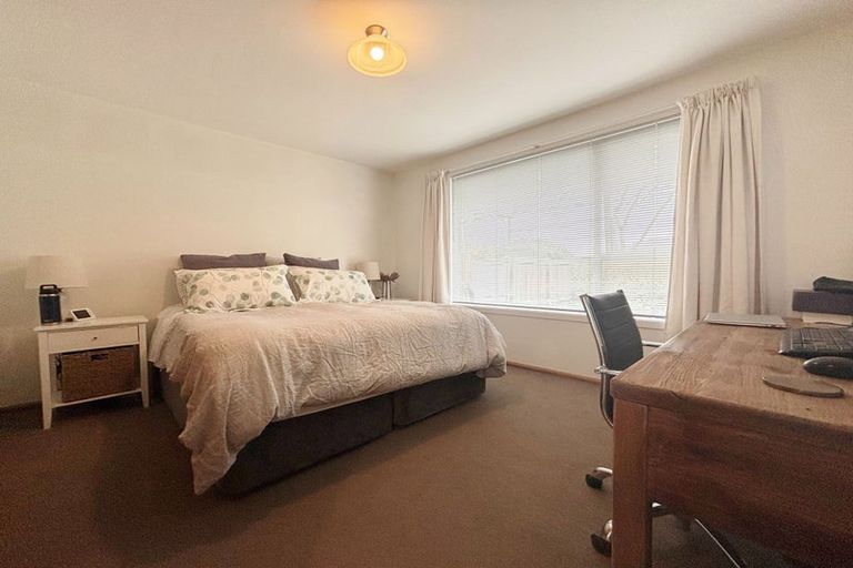 Photo of property in 2/38 Dee Street, St Albans, Christchurch, 8014