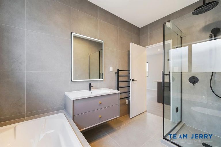 Photo of property in 43 Tributary Parade, Karaka, 2113