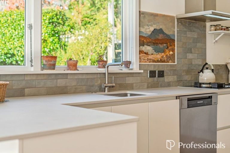 Photo of property in 31 Walter Road, Lowry Bay, Lower Hutt, 5013