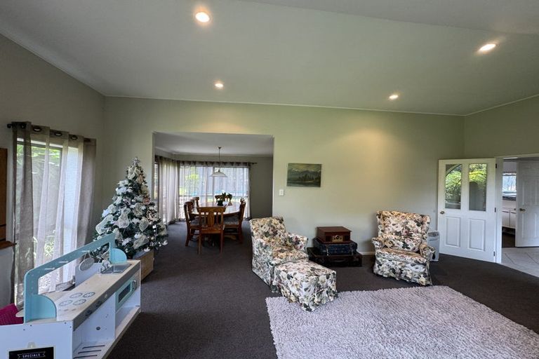 Photo of property in 3 West Fairway, Golflands, Auckland, 2013