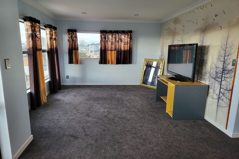 Photo of property in 69a Manuroa Road, Takanini, 2112