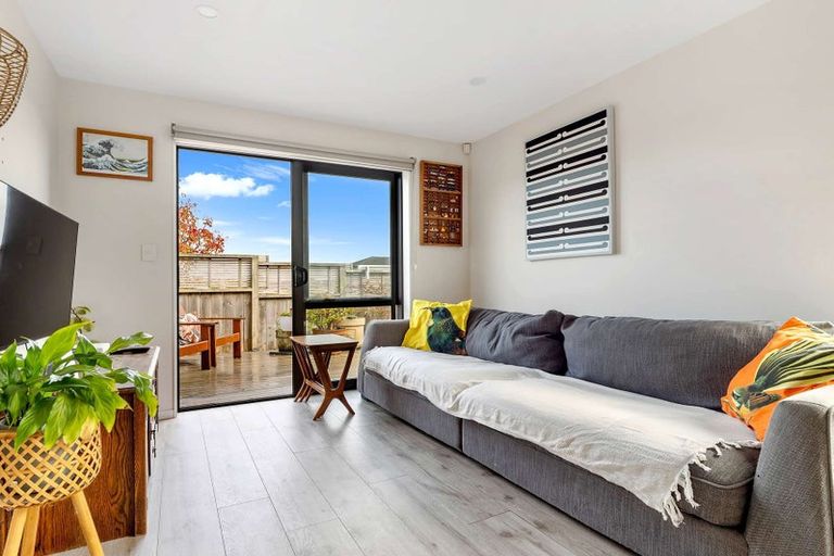 Photo of property in 76 Accolage Boulevard, Kumeu, 0810
