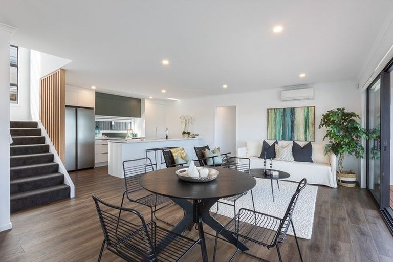 Photo of property in 24 Atutahi Lane, Papamoa, 3118