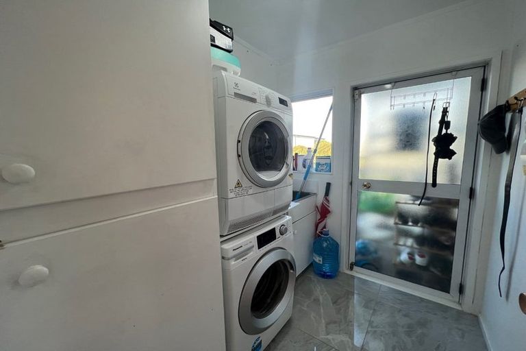Photo of property in 2/18 Trimdon Street, Randwick Park, Auckland, 2105