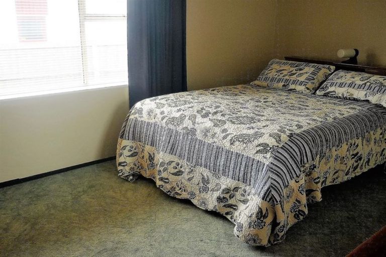 Photo of property in 2/90 Lincoln Road, Hillmorton, Christchurch, 8024