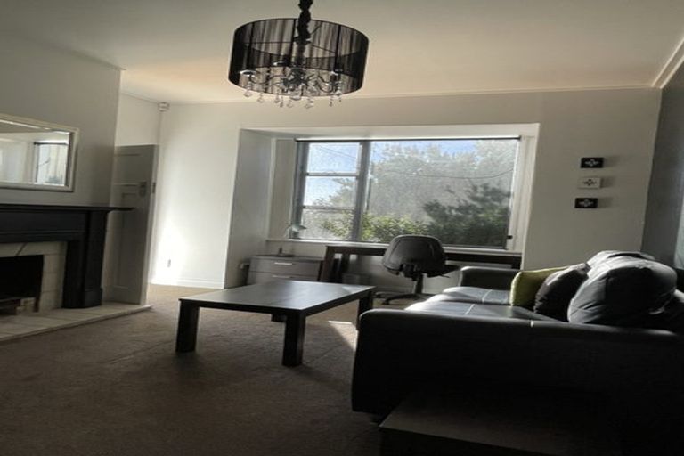 Photo of property in 17 Palliser Road, Roseneath, Wellington, 6011