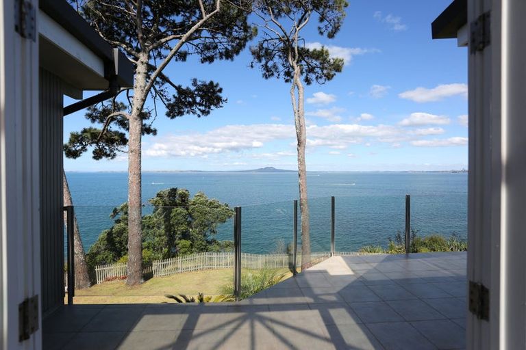 Photo of property in 77 Cliff Road, Torbay, Auckland, 0630