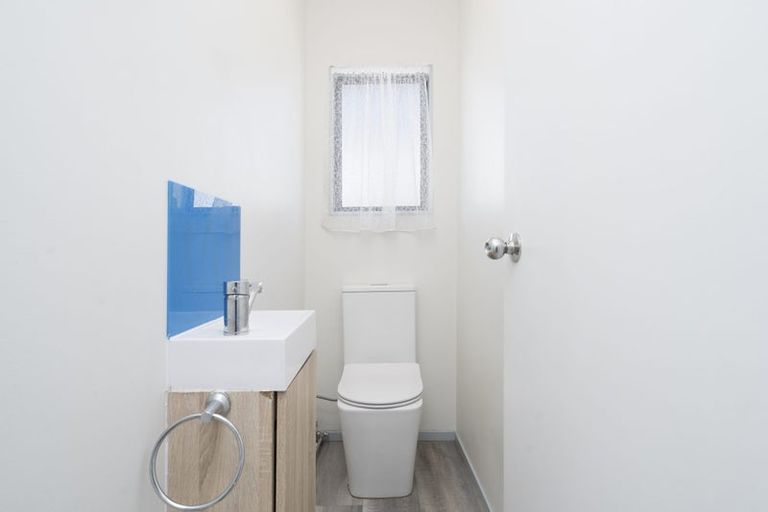 Photo of property in 5 Parrs Cross Road, Henderson, Auckland, 0612