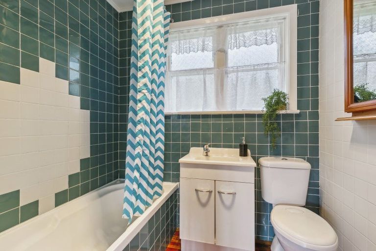 Photo of property in 34 Montgomery Avenue, Karori, Wellington, 6012