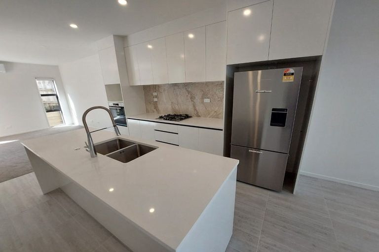 Photo of property in 16/116 Colwill Road, Massey, Auckland, 0614