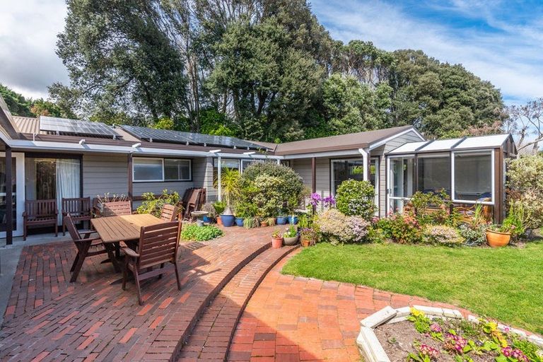 Photo of property in 2 Rata Street, Waikanae, 5036