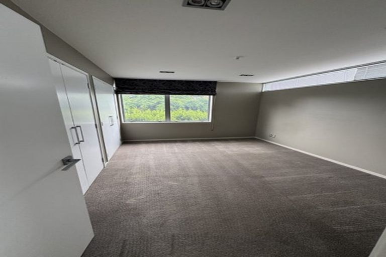 Photo of property in 77 Kittiwake Drive, Schnapper Rock, Auckland, 0632
