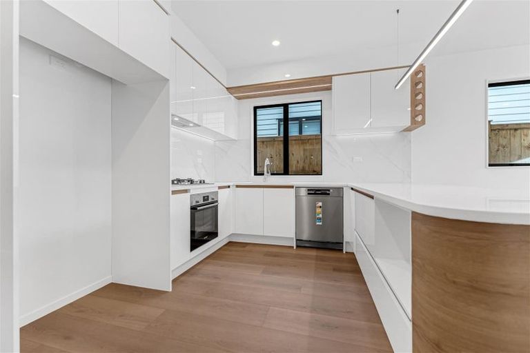 Photo of property in 11 Cronshaw Road, Karaka, Papakura, 2113