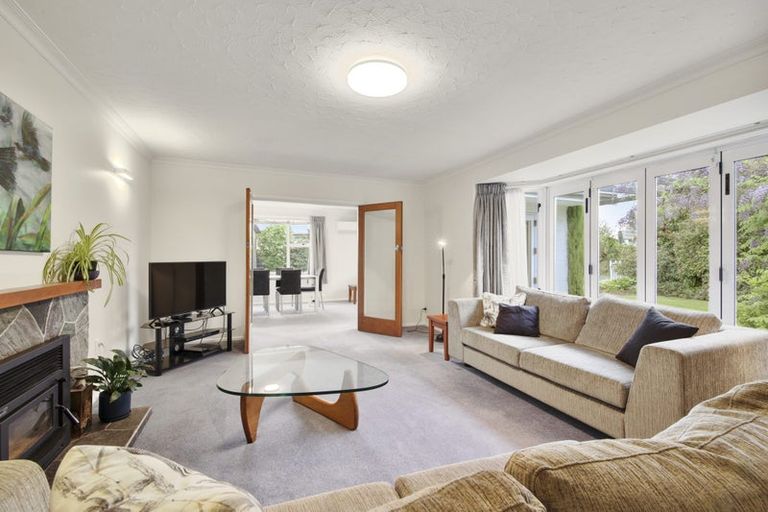 Photo of property in 17 Seagrave Place, Ilam, Christchurch, 8041