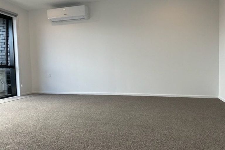 Photo of property in 108/28c Eileen Newey Place, Henderson, Auckland, 0612