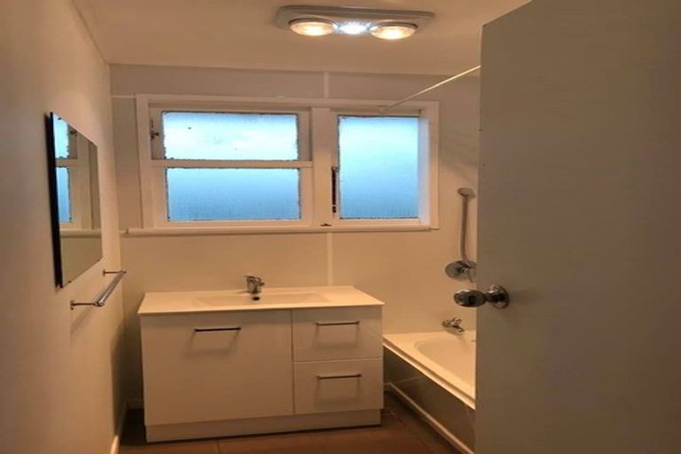 Photo of property in 141 Castor Crescent, Cannons Creek, Porirua, 5024