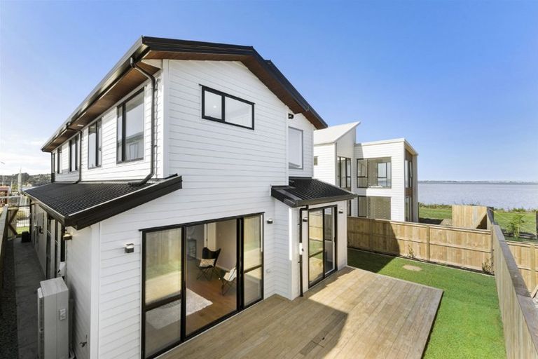 Photo of property in 3 Turbine Way, Hobsonville, Auckland, 0616