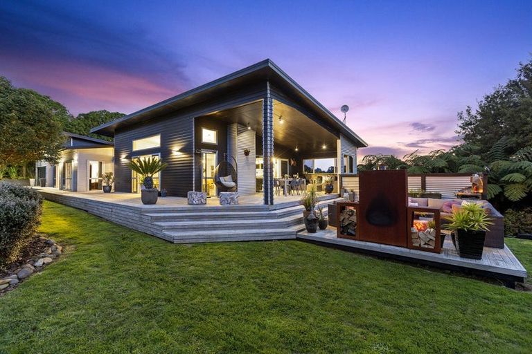 Photo of property in 418 Kaipikari Road, Urenui, 4375