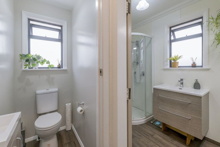 Photo of property in 14 Quinn Road, Levin, 5510