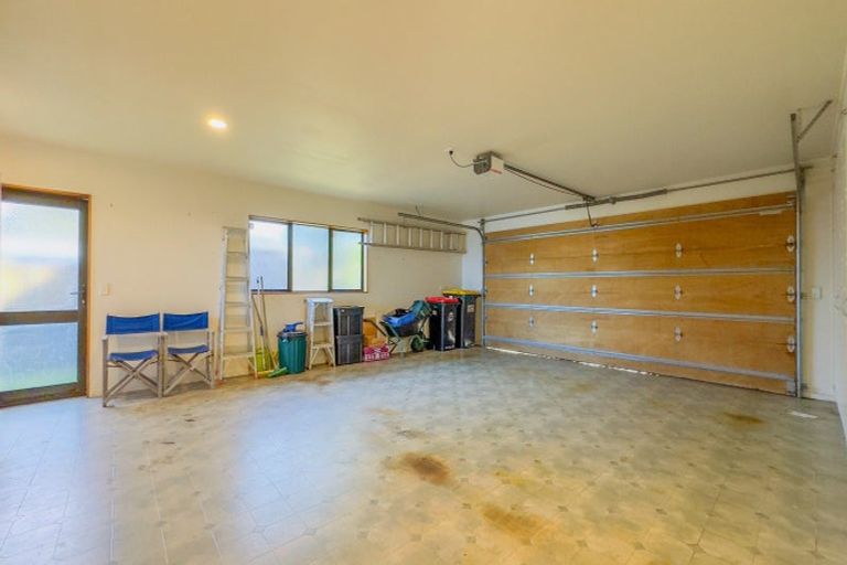 Photo of property in 5 Kon Tiki Road, Whiritoa, Whangamata, 3691