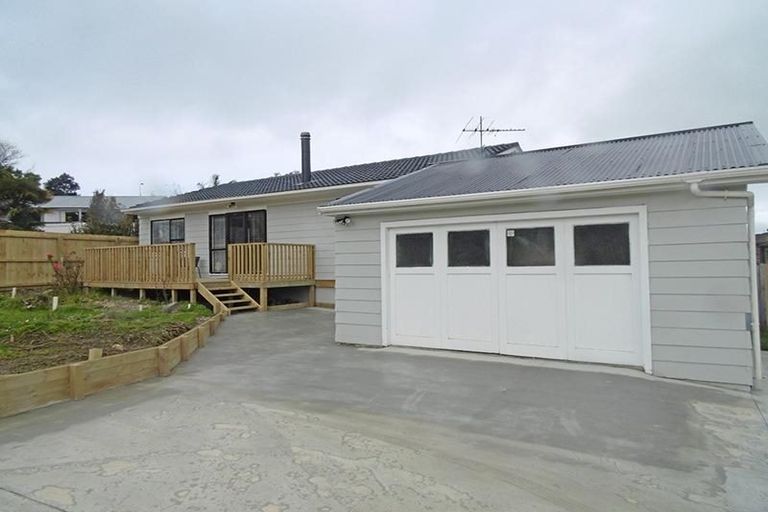 Photo of property in 14 Crosby Road, West Harbour, Auckland, 0618