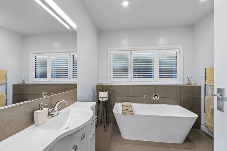 Photo of property in 45 Bryndwr Road, Fendalton, Christchurch, 8052