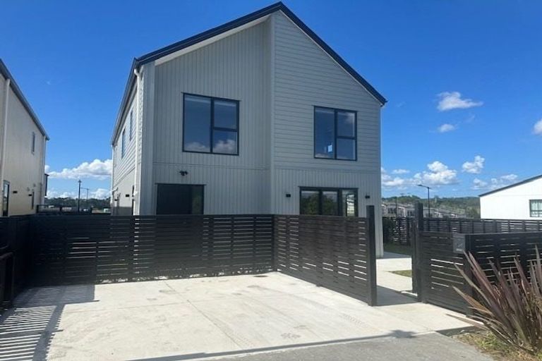Photo of property in 169 Henwood Road, Westgate, Auckland, 0814