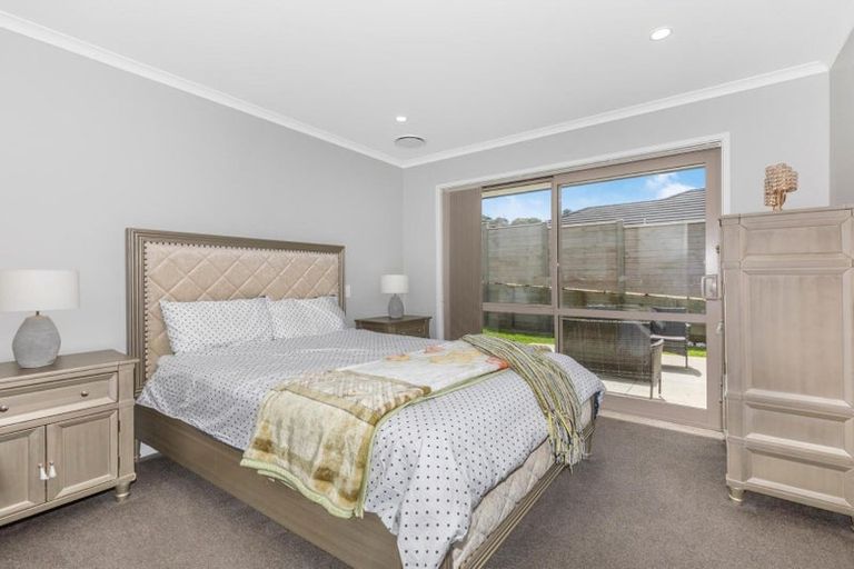 Photo of property in 2 Shearwater Lane, Whitby, Porirua, 5024