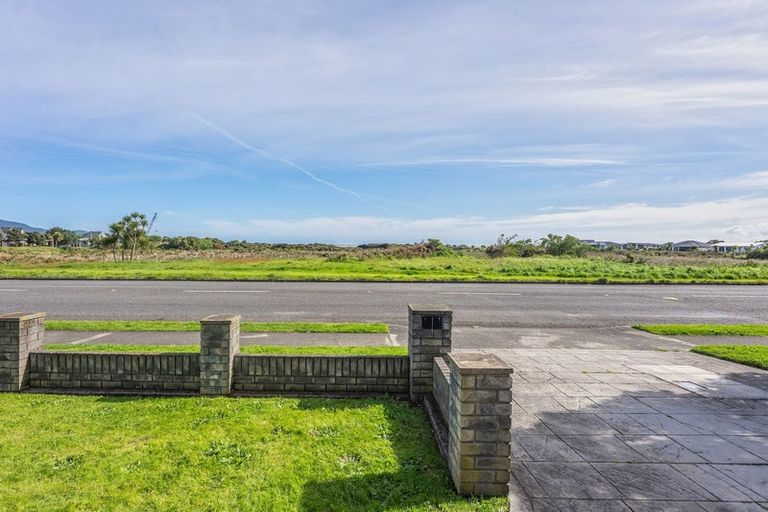 Photo of property in 300 Manly Street, Paraparaumu Beach, Paraparaumu, 5032