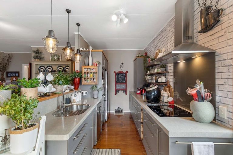 Photo of property in 7 Portia Street, Stratford, 4332