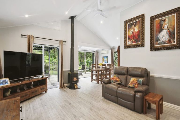 Photo of property in 2 Cowan Bay Road, Pohuehue, Warkworth, 0983