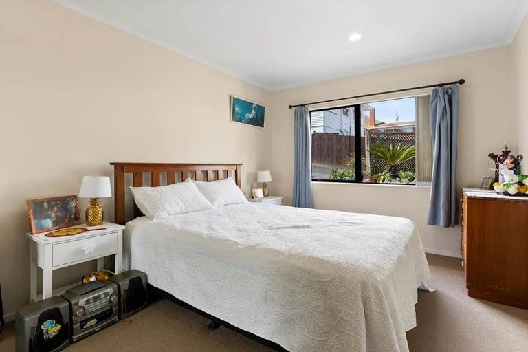 Photo of property in 28a Hillcrest Road, Papatoetoe, Auckland, 2025