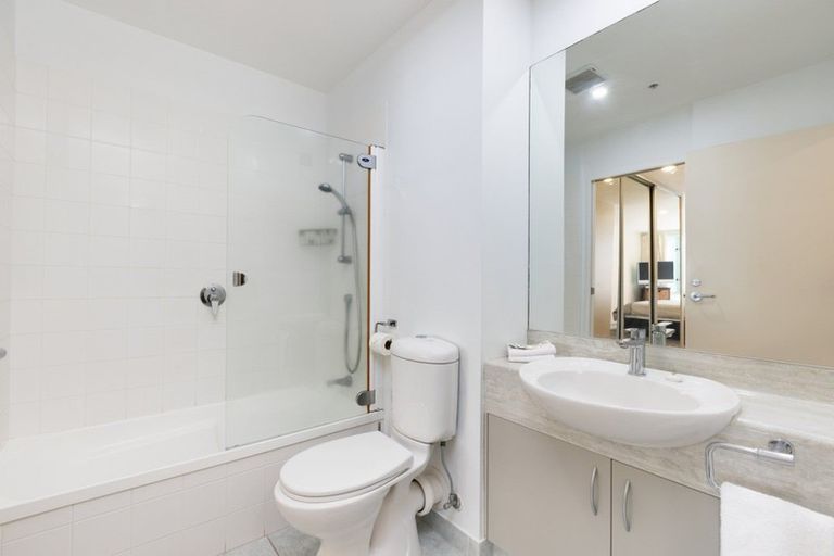Photo of property in 12 Maunganui Road, Mount Maunganui, 3116