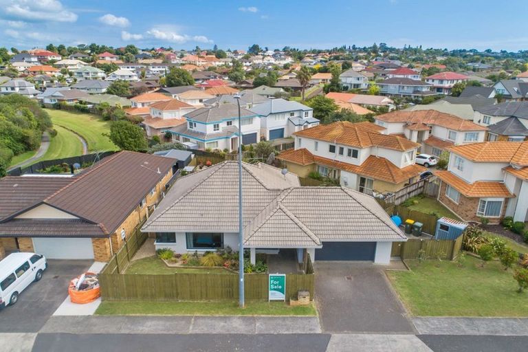 Photo of property in 2/83 Meadowland Drive, Somerville, Auckland, 2014