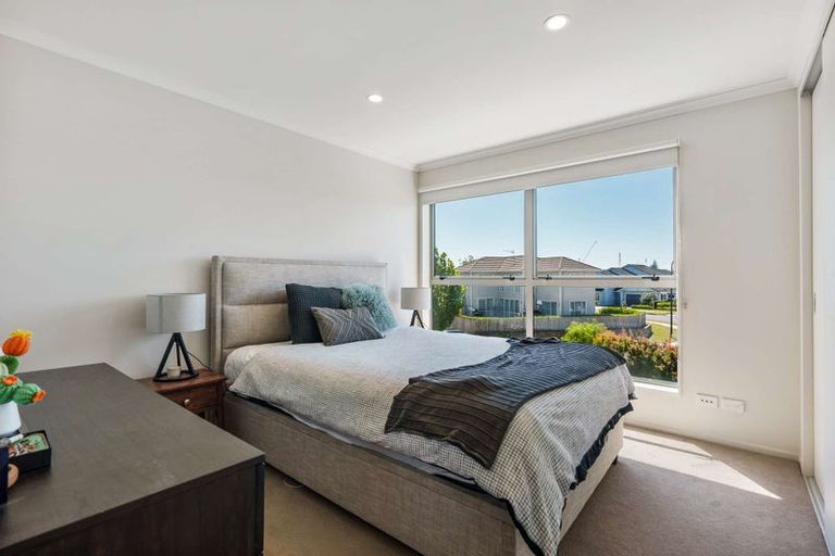 Photo of property in 5 Costa Viva Crescent, Karaka, Papakura, 2113