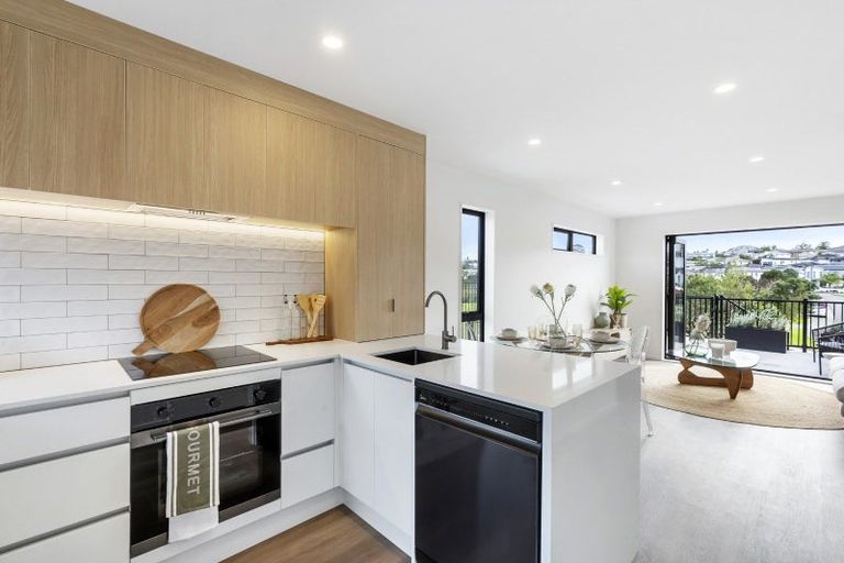Photo of property in 8/4 Ngaroma House Drive, Hobsonville, Auckland, 0616