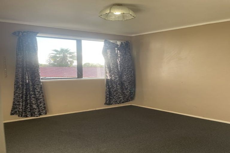 Photo of property in 10 Faram Place, Massey, Auckland, 0614