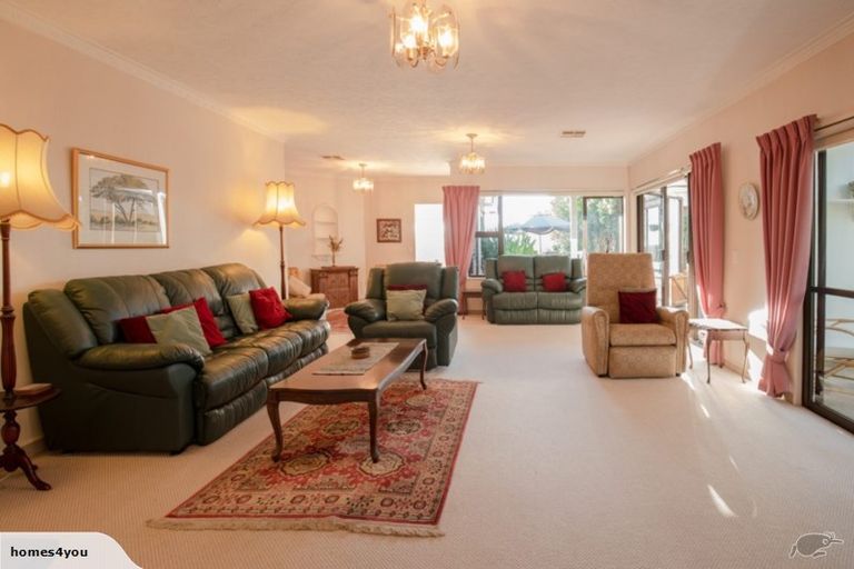 Photo of property in 17 Manly Street, Paraparaumu Beach, Paraparaumu, 5032