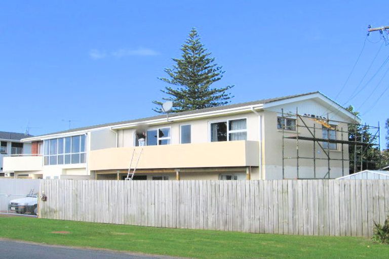 Photo of property in 3 Kohu Street, Orewa, 0931