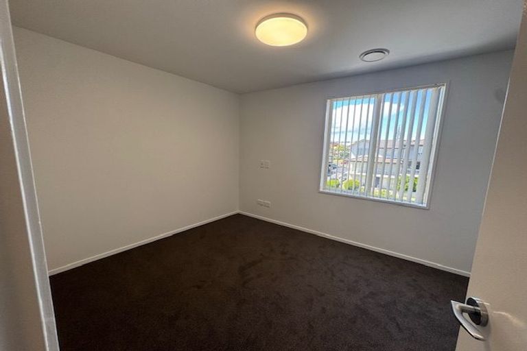 Photo of property in 38 Opito Way, East Tamaki, Auckland, 2013