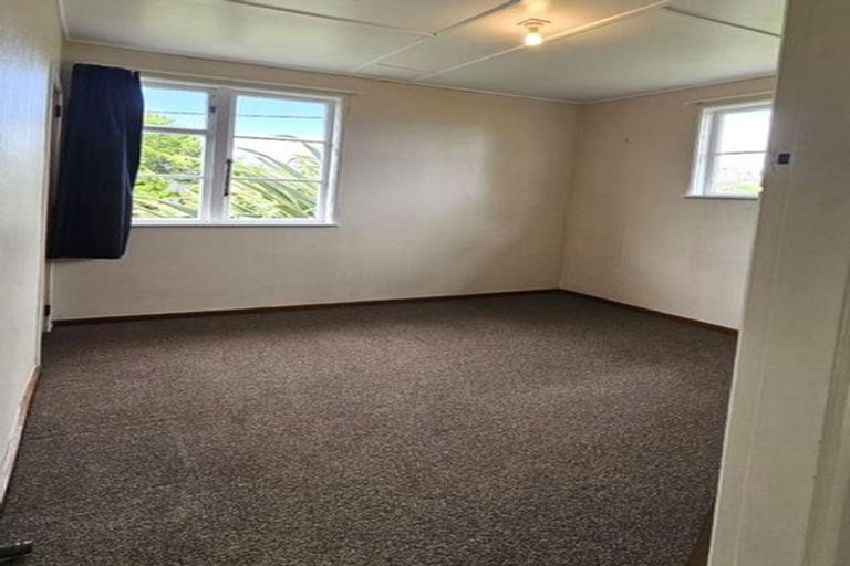 Photo of property in 15 Walter Street, Takapau, 4203
